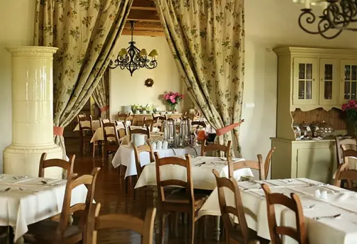 Restauracja - sala kominkowa