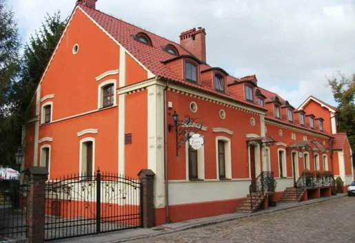 Hotel i Restauracja "Dworek 1885" Ostrzeszów