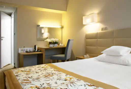 Pokój jednoosobowy (duże łóżko )