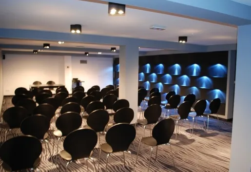 Hotel i Restauracja Black & White - OBIEKT ZAMKNIĘTY