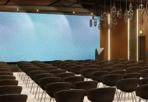 Nowa przestrzeń na wydarzenia w Fabryce Norblina. Otwarto Event Hall!