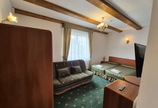 Pokój dwuosobowy z dodatkowym łóżkiem