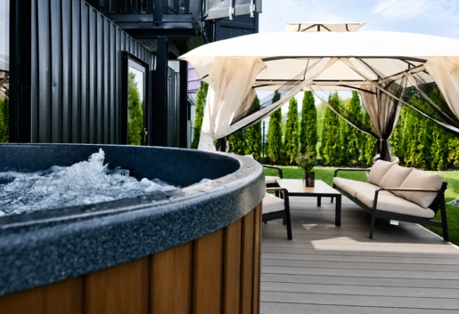 Scandinavia Marine - Scandi Box Family Jacuzzi & Garden