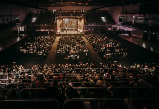 Hala - trybuny + płyta