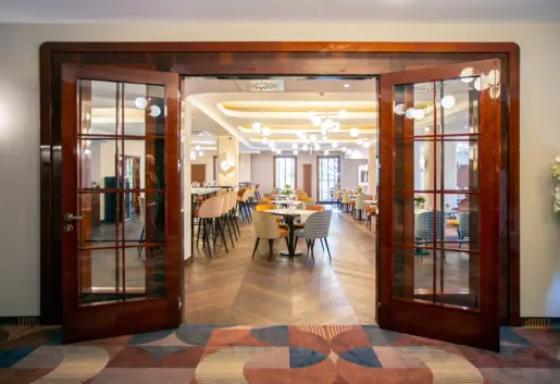 Maxima - główna sala Bistro 70