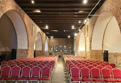 Ustawienie teatralne do 300 osób