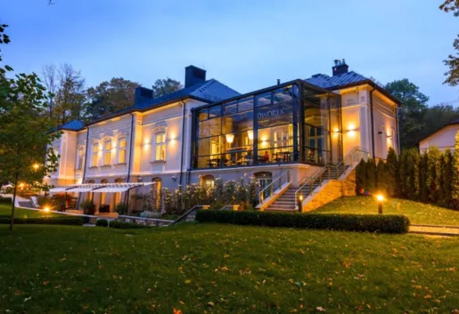 Dworek New Restaurant