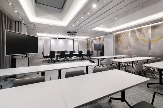 Wings Plaza - zdjęcie 2