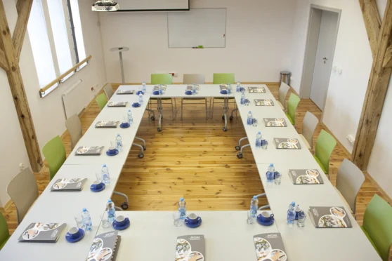 Międzynarodowe Centrum Spotkań Młodzieży Toruń sala konferencyjna
