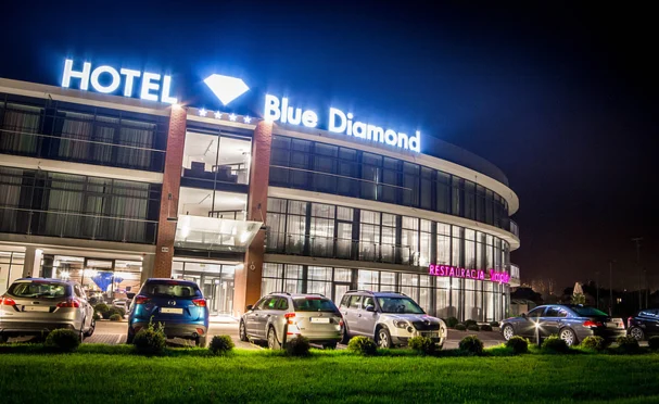 Hotel Blue Diamond w nocy