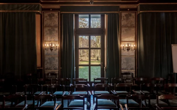 Pałac Ojrzanów - zdjęcie 1