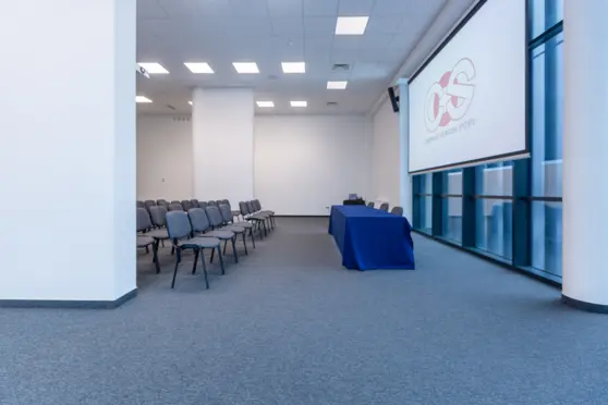 Sala konferencyjna A - ustawienie kinowe