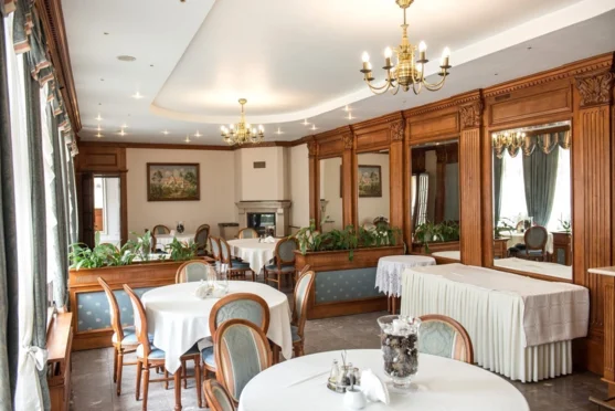 Hotel Restauracja Karczówka - zdjęcie 1