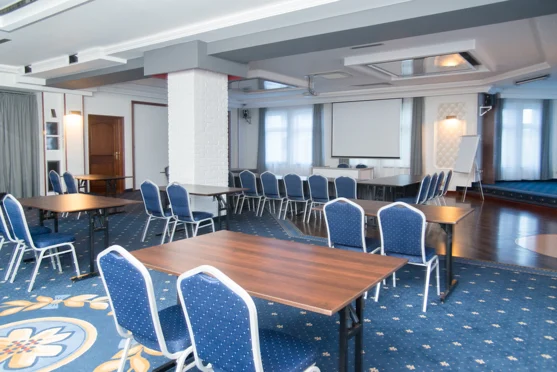 Hotel Złote Dęby - zdjęcie 2