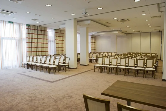 SALA MOLONGA + FOKSTROT / KINO