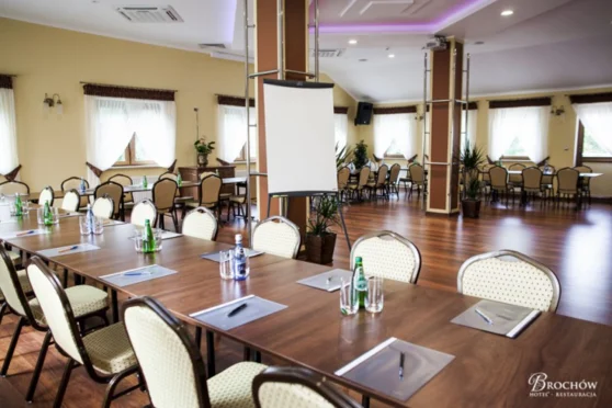 Hotel i Restauracja Brochów - zdjęcie 1