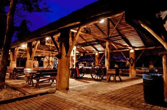 Wiata grillowo - konsumpcyjne