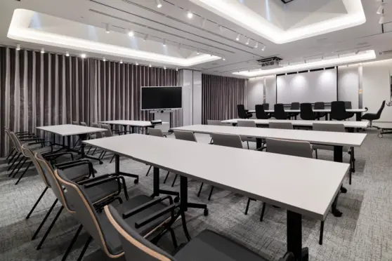 Wings Plaza - zdjęcie 1