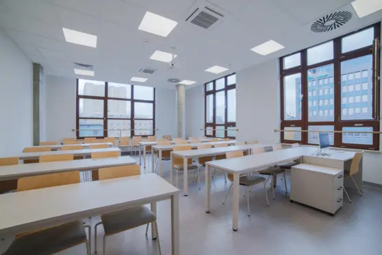 Akademia Humanistyczno-Ekonomiczna w Łodzi - zdjęcie 2