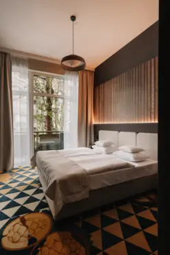 Pokoje & Apartamenty