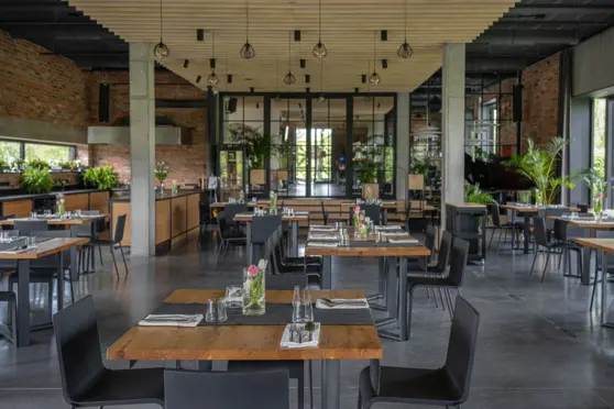 Karma House Gościeńczyce sala restauracyjna