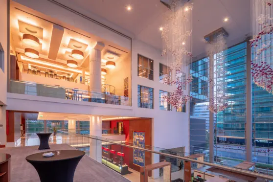 Hilton Warsaw City (dawniej Hilton Warsaw Hotel & Convention Centre) - zdjęcie 1