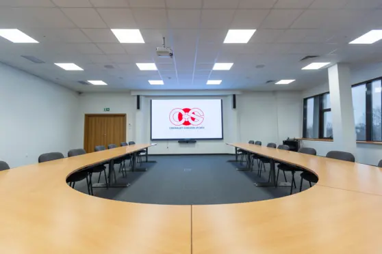 Sala konferencyjna B - ustawienie biznesowe U