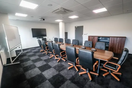 Sala D - wspólny stół