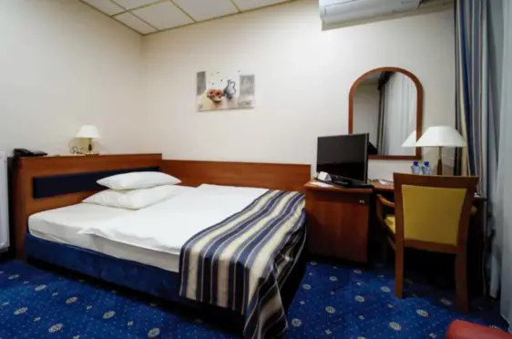 Sky Hotel Gwarna legnica pokój