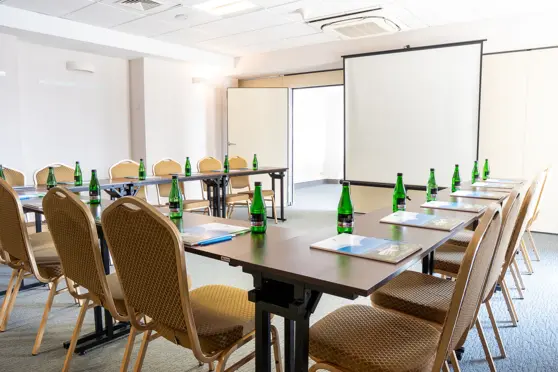 Podział na dwie mniejsze sale