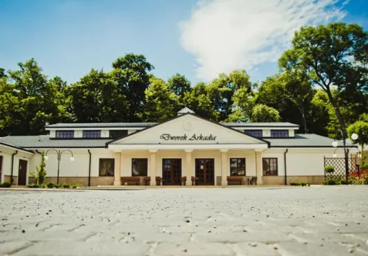 Dworek Arkadia w Piotrowicach