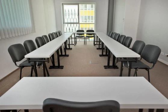 Sale Omega Poznan sala konferencyjna Pyra