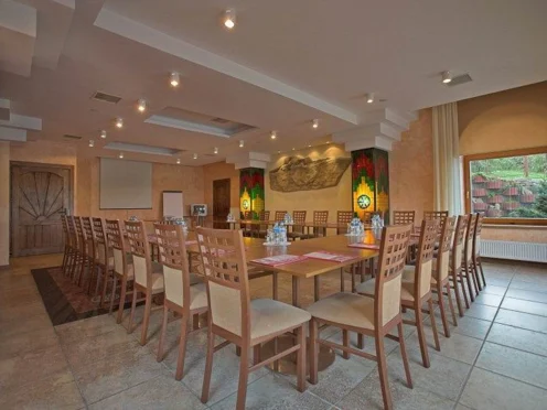 Ośrodek Usług Hotelarskich Redyk - zdjęcie 1