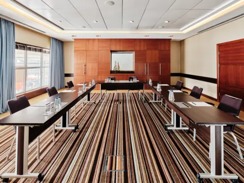 Hilton Warsaw City (dawniej Hilton Warsaw Hotel & Convention Centre) - zdjęcie 2