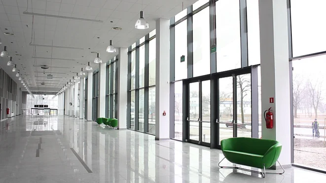 Nowoczesny design -foyer dolne  800 m2