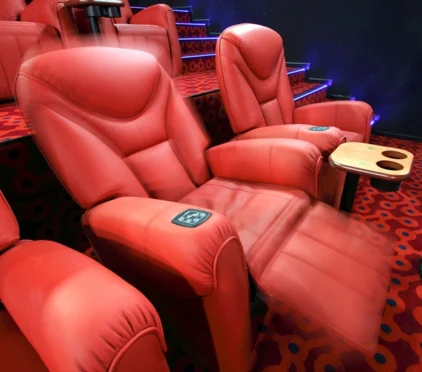 Fotele w Salach VIP w Cinema City Bonarka
