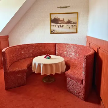 Wsparciem dla sali konferencyjnej jest kawiarnia, w której jest możliwość zorganizowania przerwy kawowej