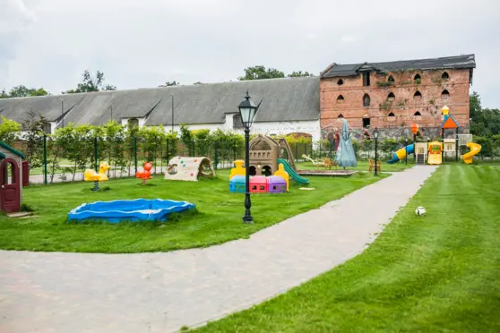 Pałac Poledno - zdjęcie 1