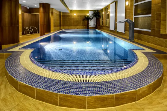 Basen Grand Royal Hotel