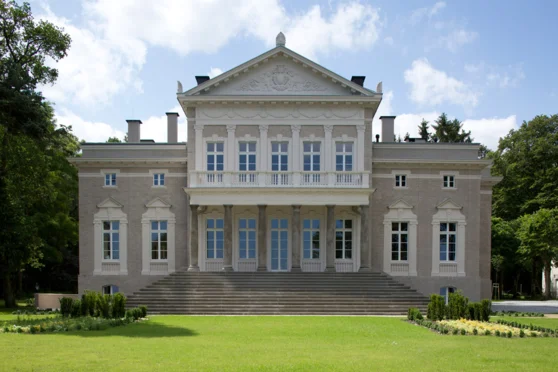 Front pałacu