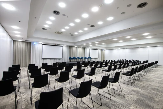 Courtyard by Marriott Warsaw Airport - photo 1