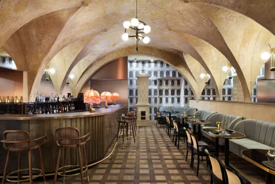 H15 Palace, a Luxury Collection Hotel Bistro The Hours