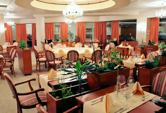 Sky Hotel Gwarna - zdjęcie 4