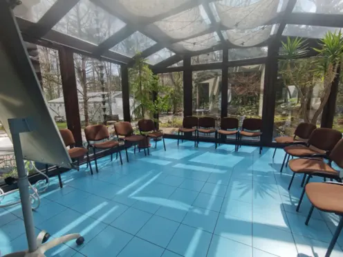 Przestrzeń Ekosamotnia w leśnym ogrodzie - zdjęcie 8