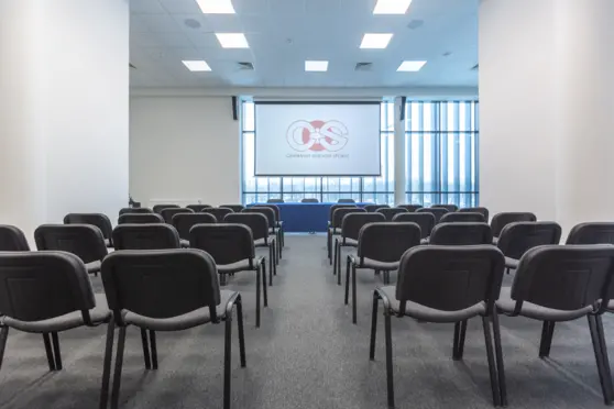 Sala konferencyjna A - ustawienie kinowe