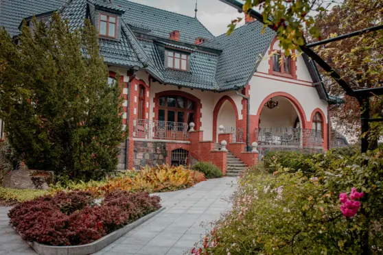 Pałac Poledno - zabytkowa część