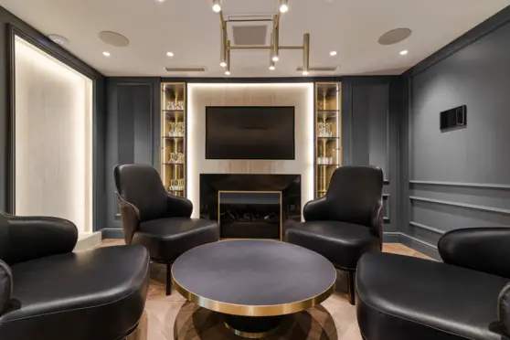 Wings Plaza - zdjęcie 2