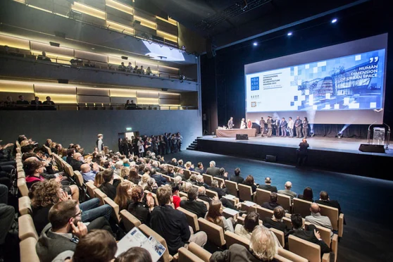 Sala Teatralna z trybuną