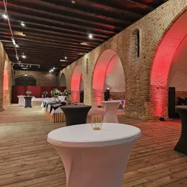 Przyziemie Karwanu to przestronna przestrzeń eventowa do dowolnej aranżacji