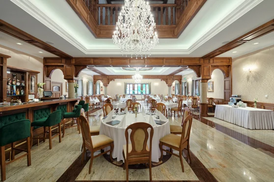 Pałac Poledno Hotel Restauracja Bukowiec restauracja